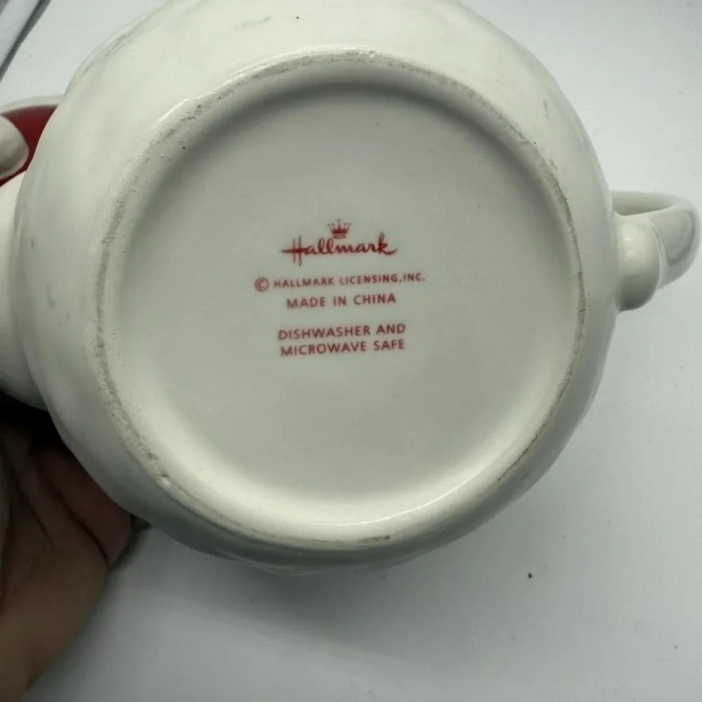 Hallmark Santa Claus Ceramic Teapot Christmas Holiday Red Hat Lid Microwave Safe